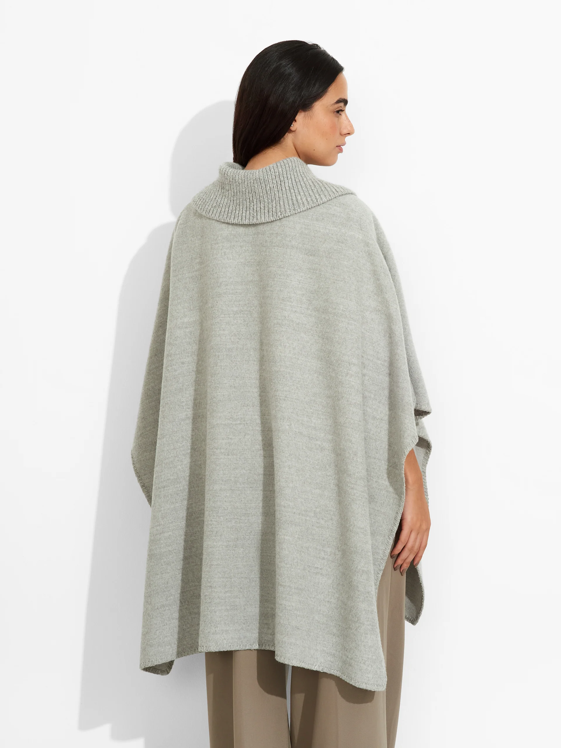 Capa Zendaya De Baby Alpaca Color Gris - Image 3