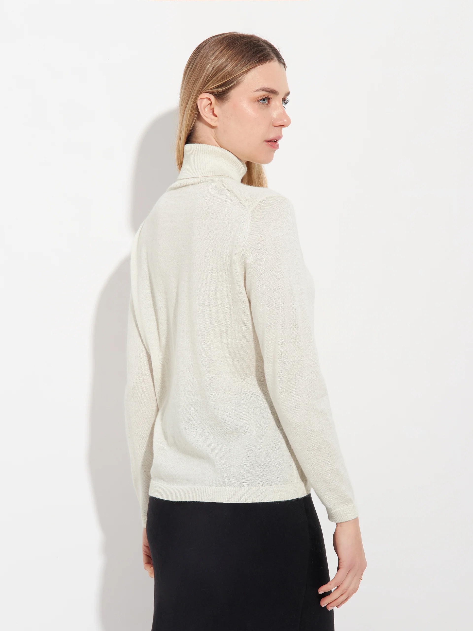 Suéter Amber De Baby Alpaca Color Blanco - Image 3